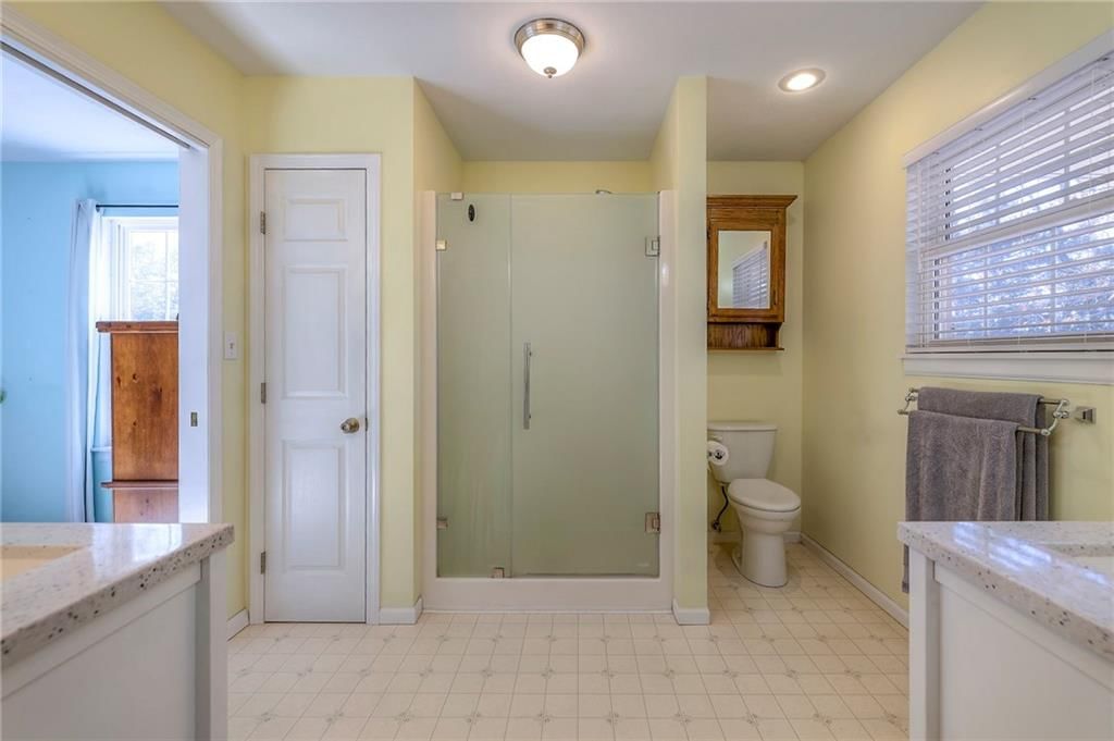 1220 NW E Highway — photo 21