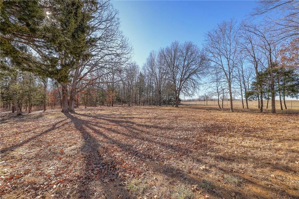 1220 NW E Highway — photo 47