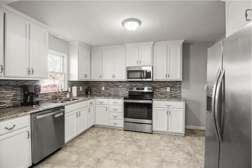 404 SW 21st Street — photo 8