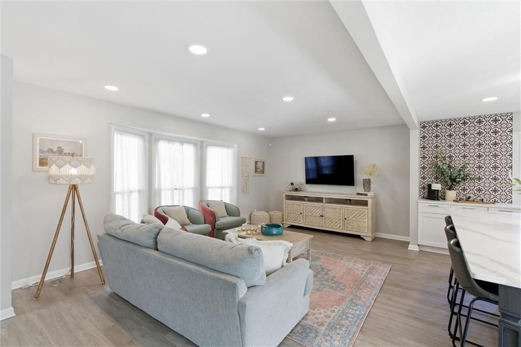 10205 W 97th Terrace — photo 6