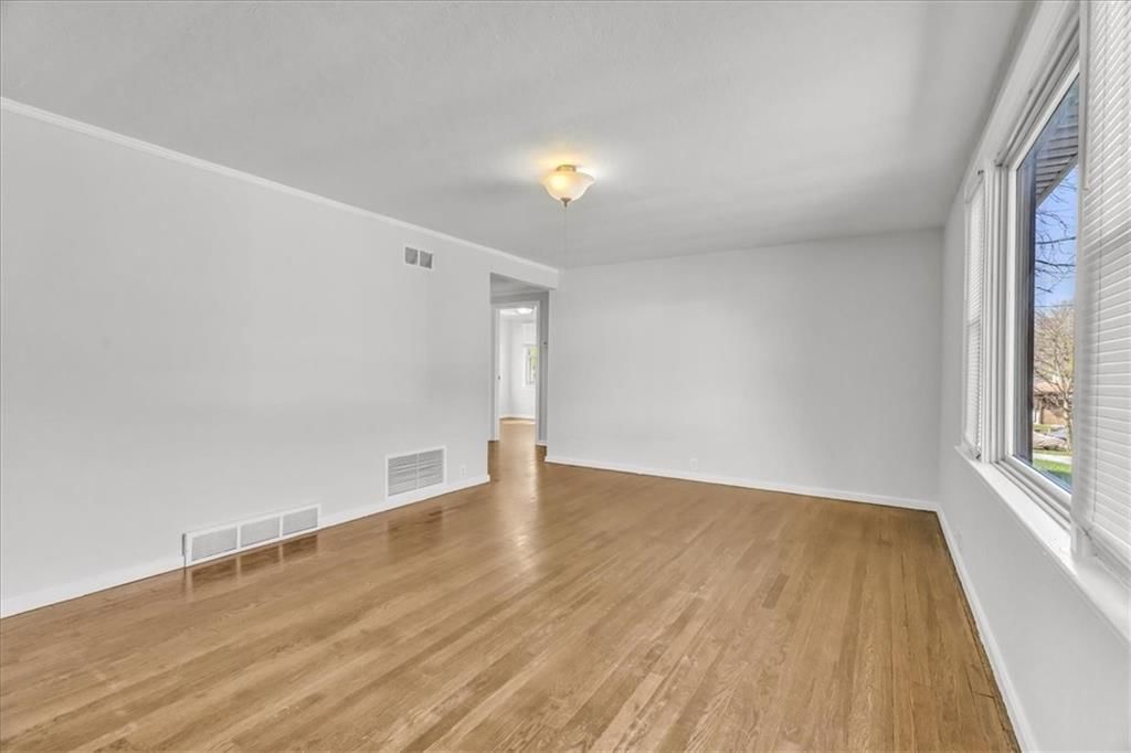 205 E Longfellow Street — photo 4