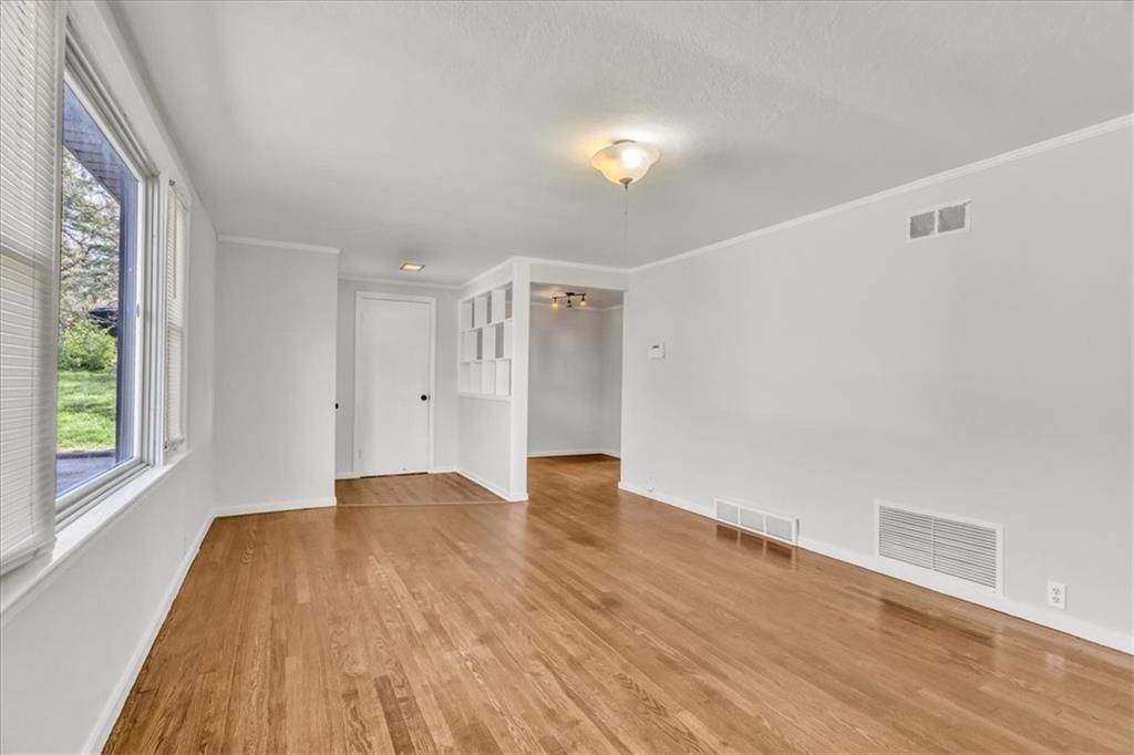 205 E Longfellow Street — photo 5