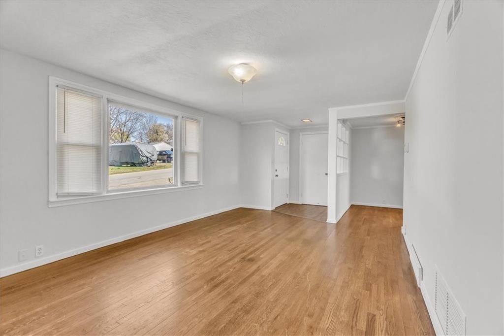 205 E Longfellow Street — photo 6