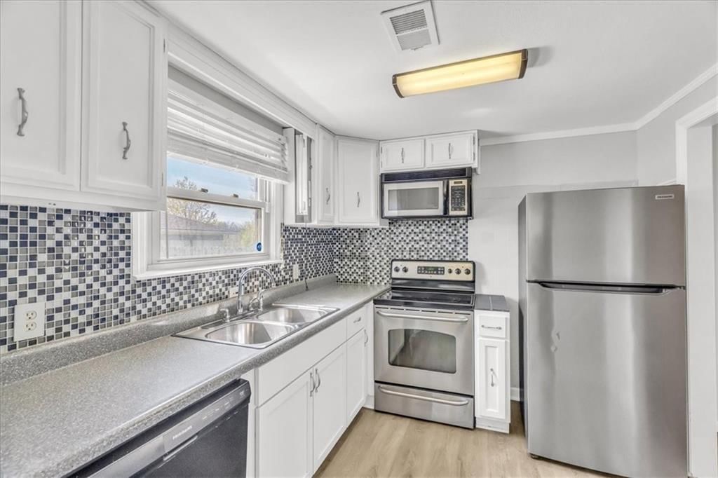 205 E Longfellow Street — photo 12