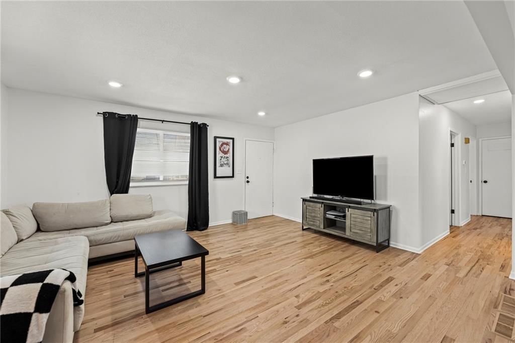 613 N Lincoln Street — photo 3