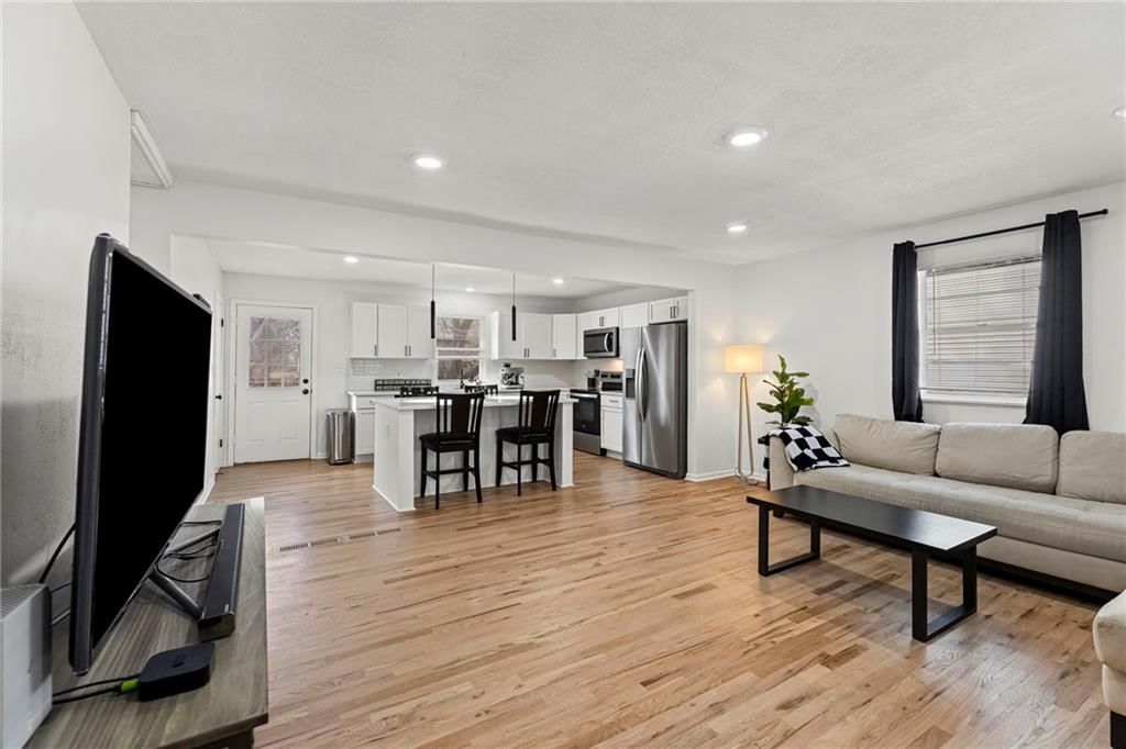 613 N Lincoln Street — photo 5