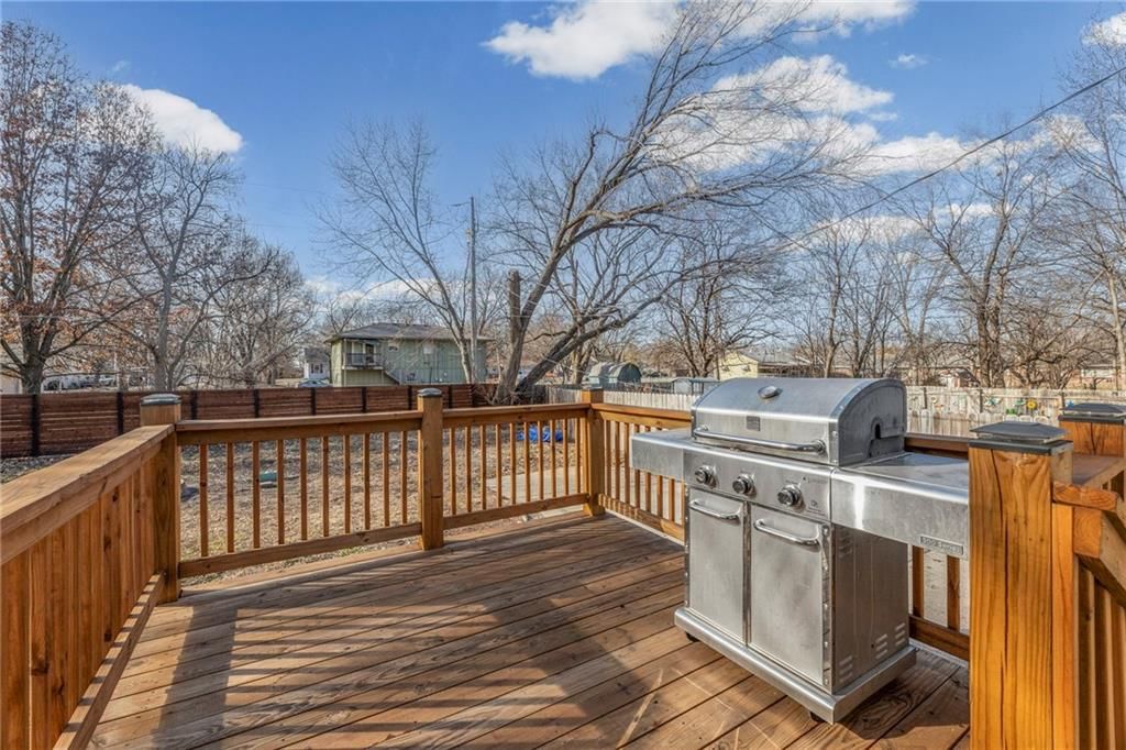 613 N Lincoln Street — photo 9