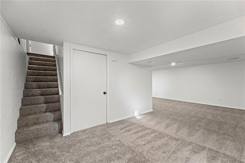 613 N Lincoln Street — photo 20