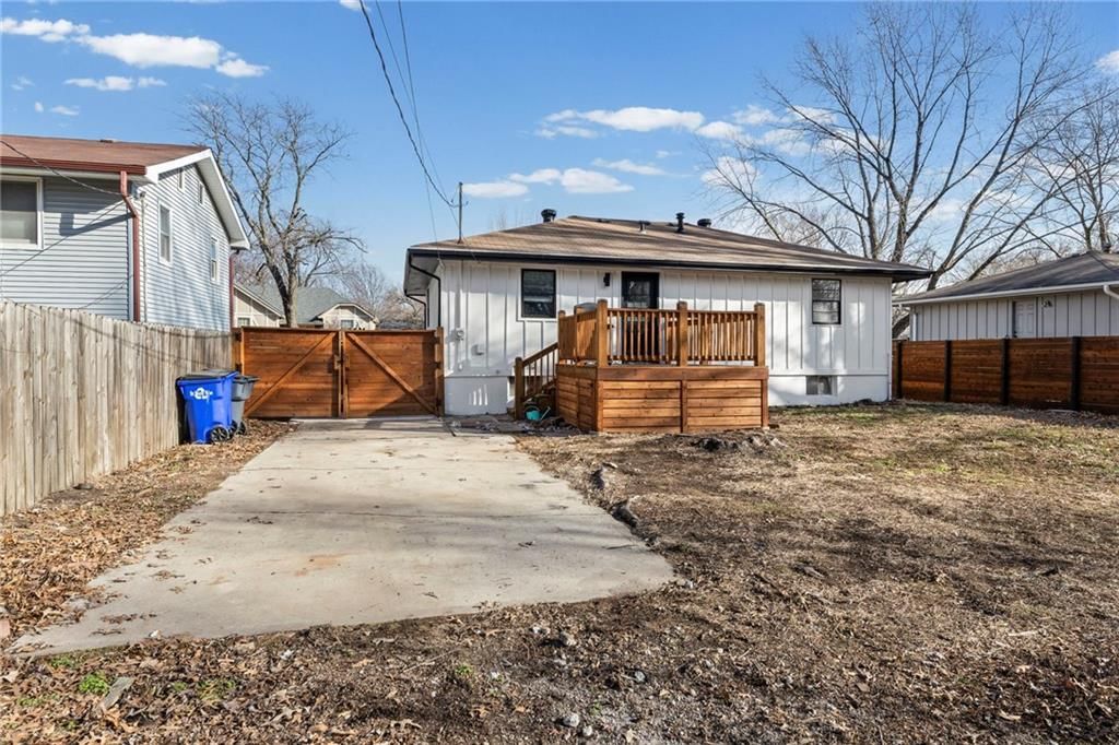 613 N Lincoln Street — photo 27