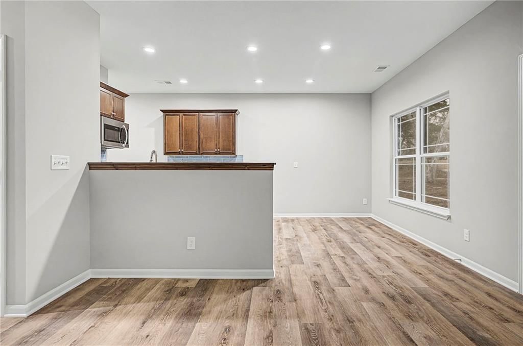 216 W 4th Street — photo 8
