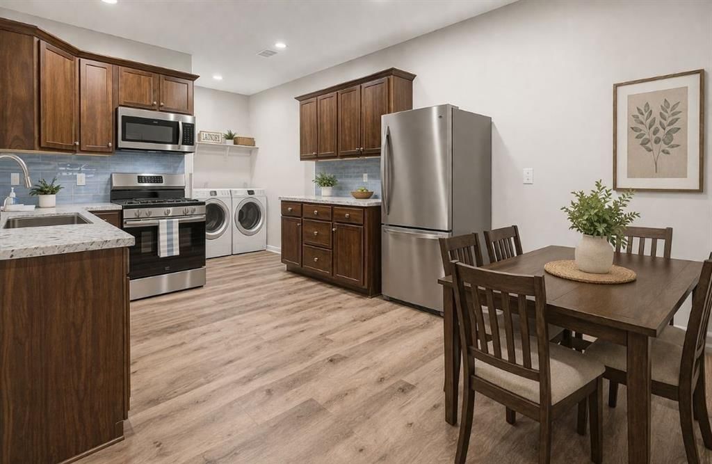 216 W 4th Street — photo 13