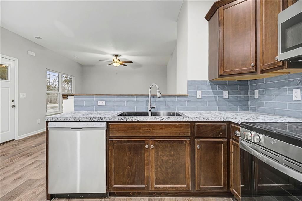 216 W 4th Street — photo 14