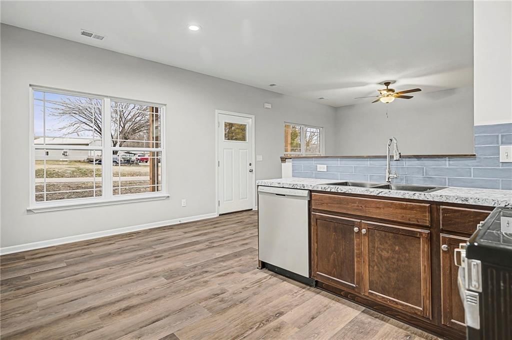 216 W 4th Street — photo 15