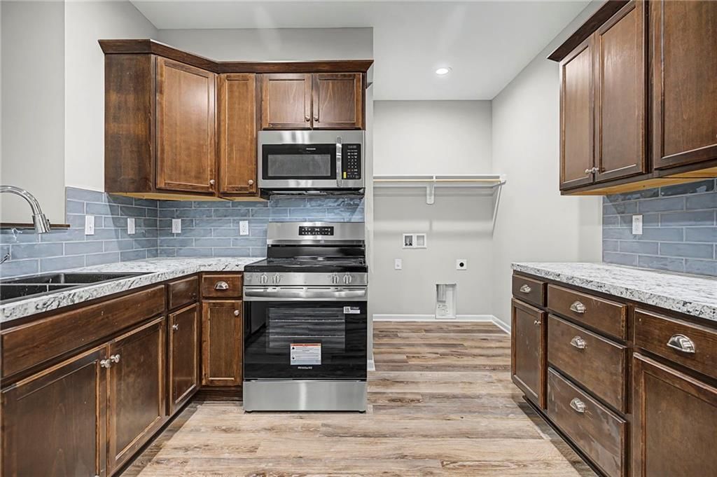 216 W 4th Street — photo 16