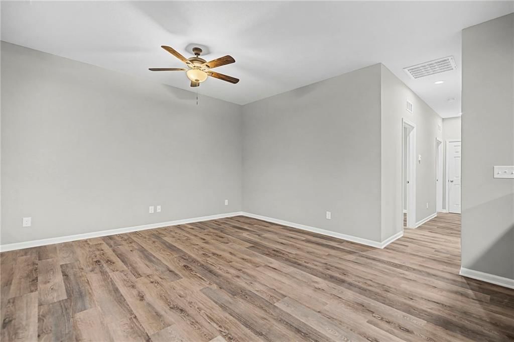 216 W 4th Street — photo 18