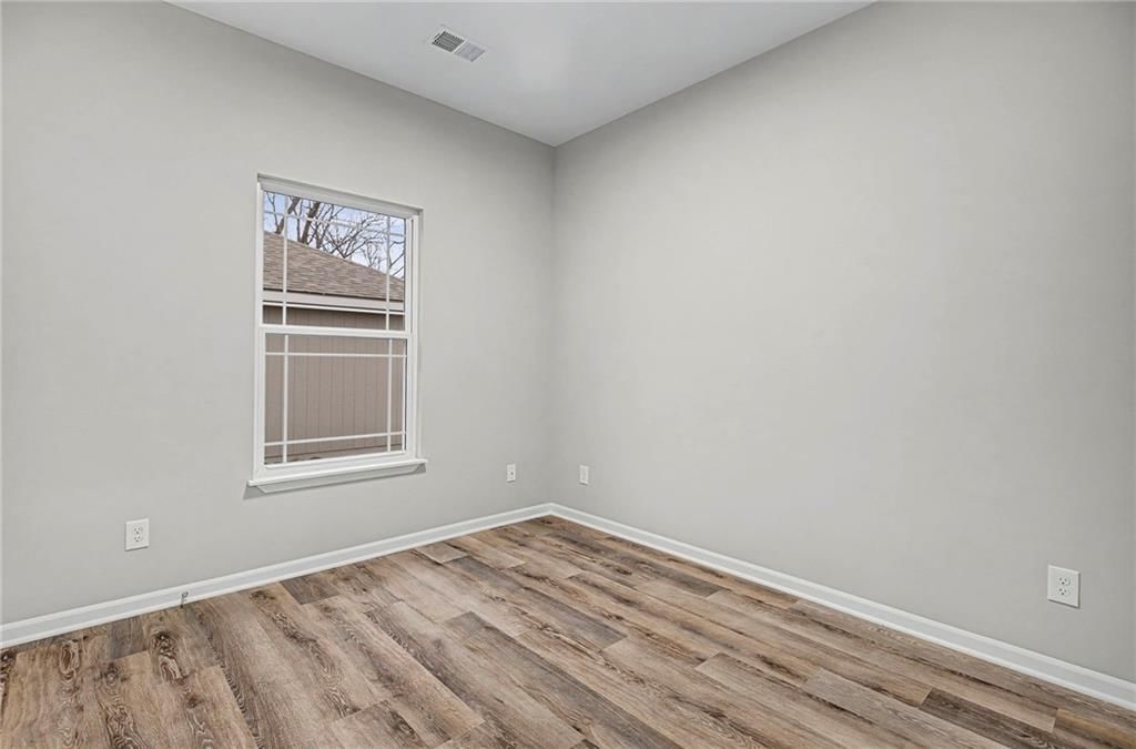 216 W 4th Street — photo 26