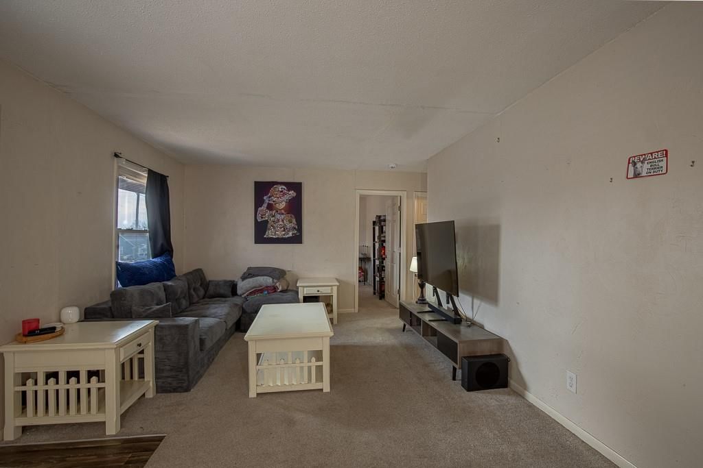 7704 E 50th Terrace — photo 8