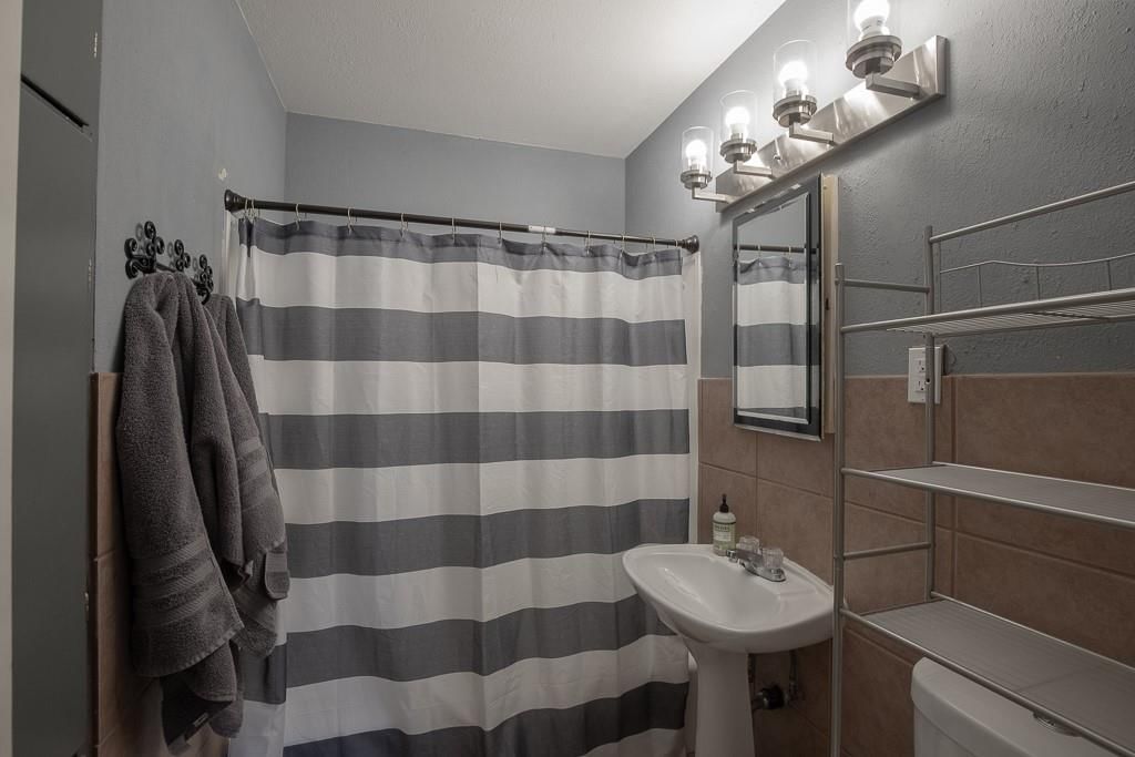 7704 E 50th Terrace — photo 30