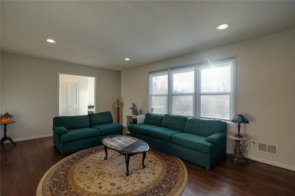 7901 Maple Avenue — photo 5