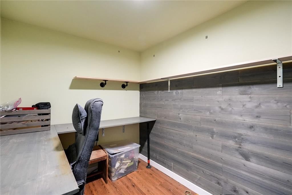 7901 Maple Avenue — photo 28