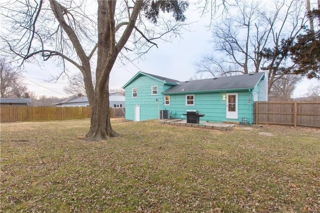 7901 Maple Avenue — photo 34