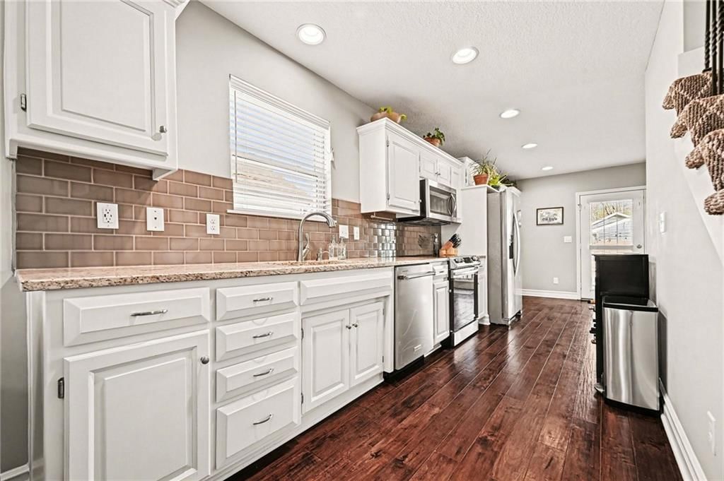 1222 E 23rd Avenue — photo 8