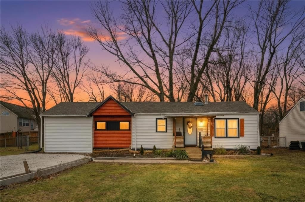 13726 Winchester Avenue, Grandview, MO