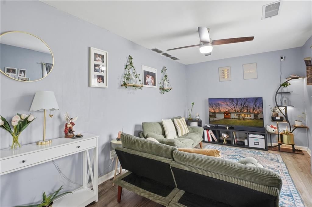 13726 Winchester Avenue — photo 2