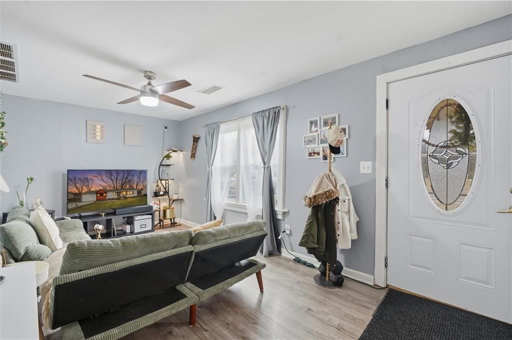 13726 Winchester Avenue — photo 3