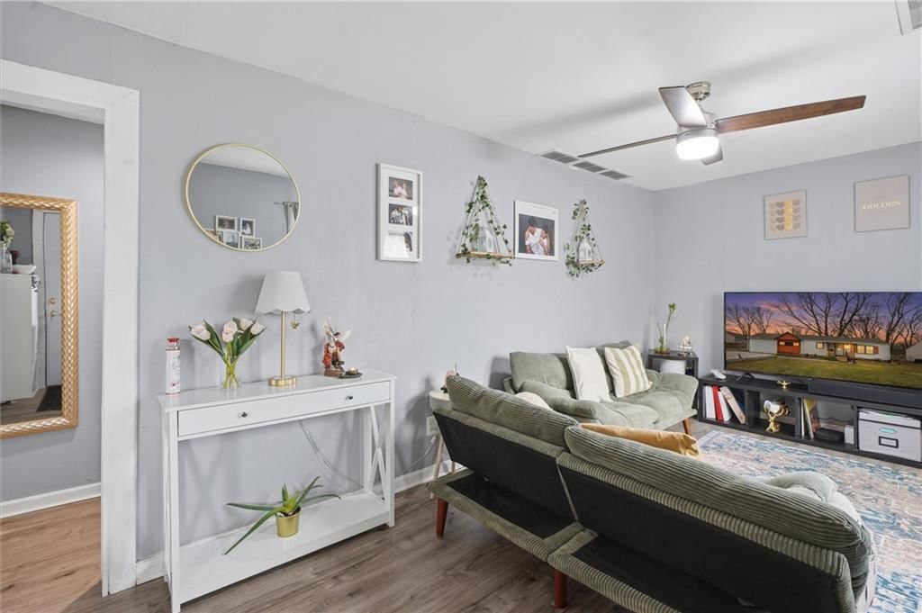 13726 Winchester Avenue — photo 4