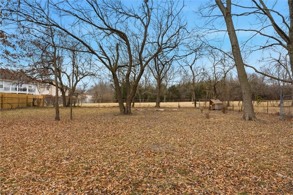 13726 Winchester Avenue — photo 22