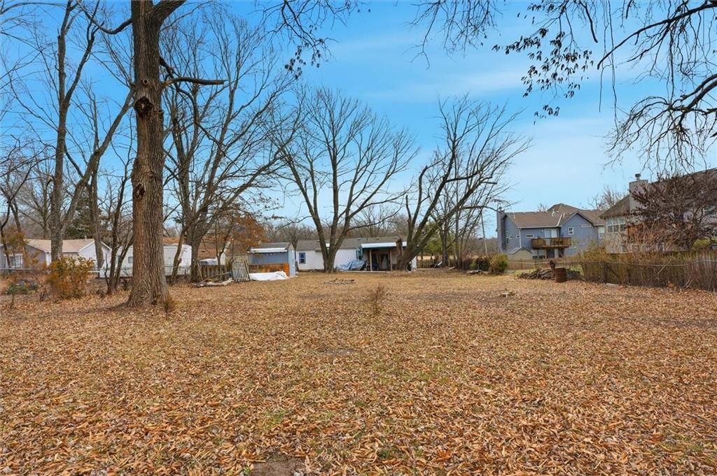 13726 Winchester Avenue — photo 23