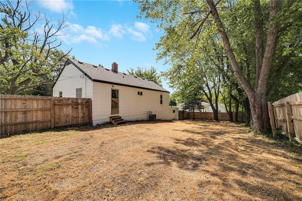 4000 Crescent Avenue — photo 24