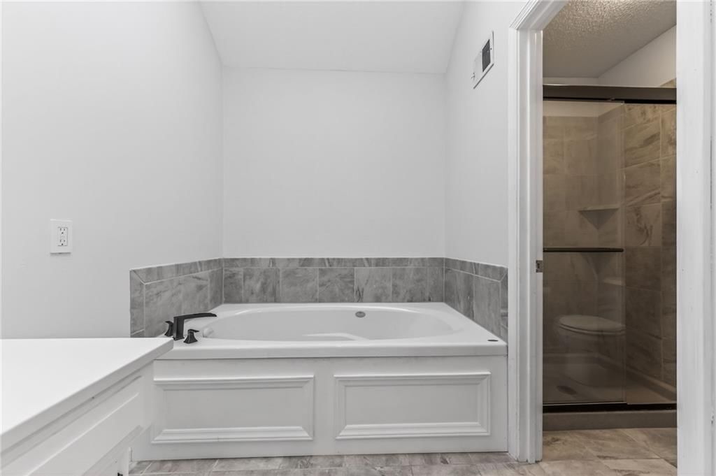 14040 W 113th Street — photo 36