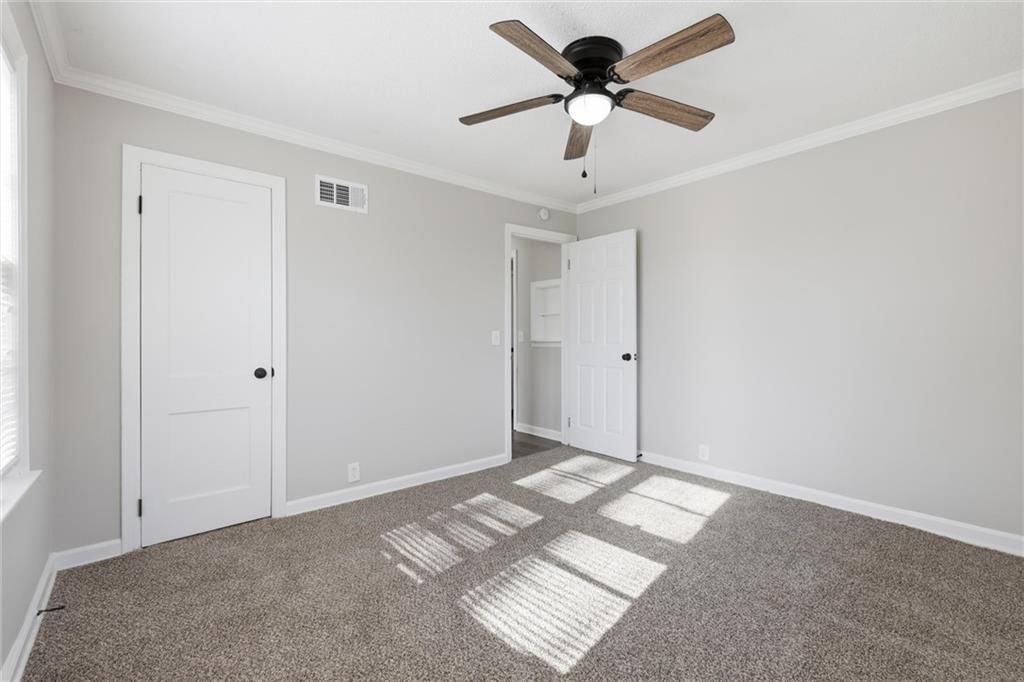 108 N Austin Street — photo 16