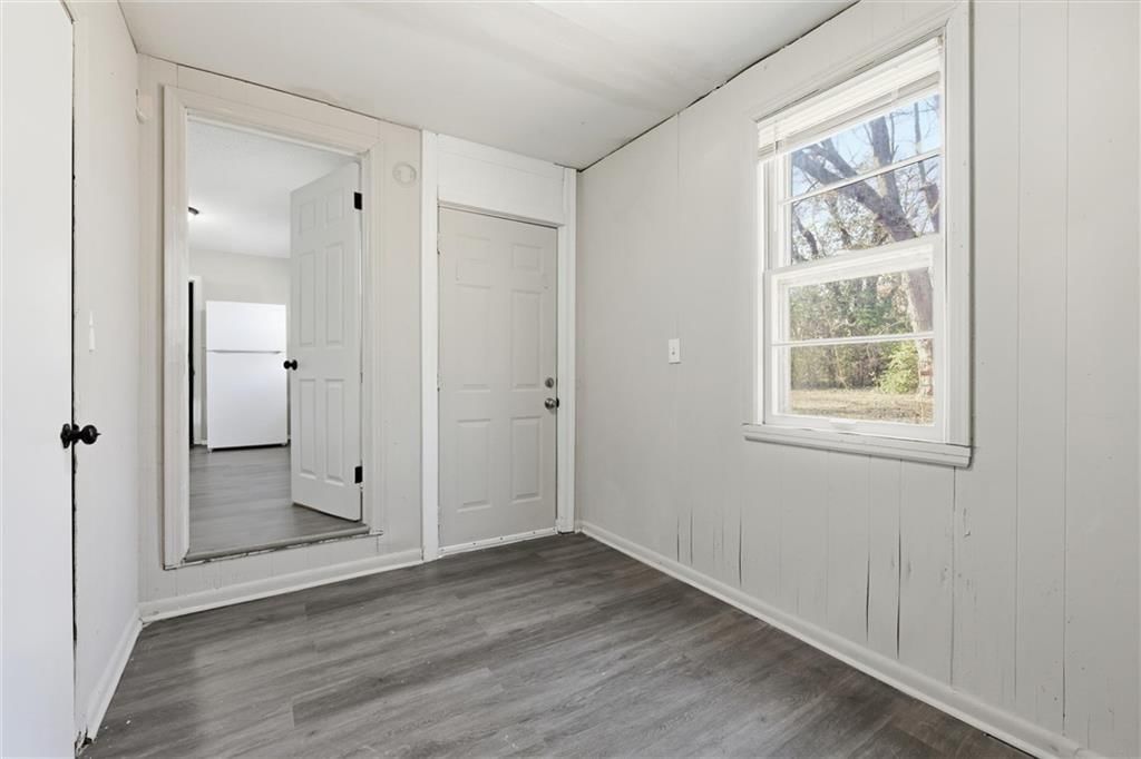 108 N Austin Street — photo 17