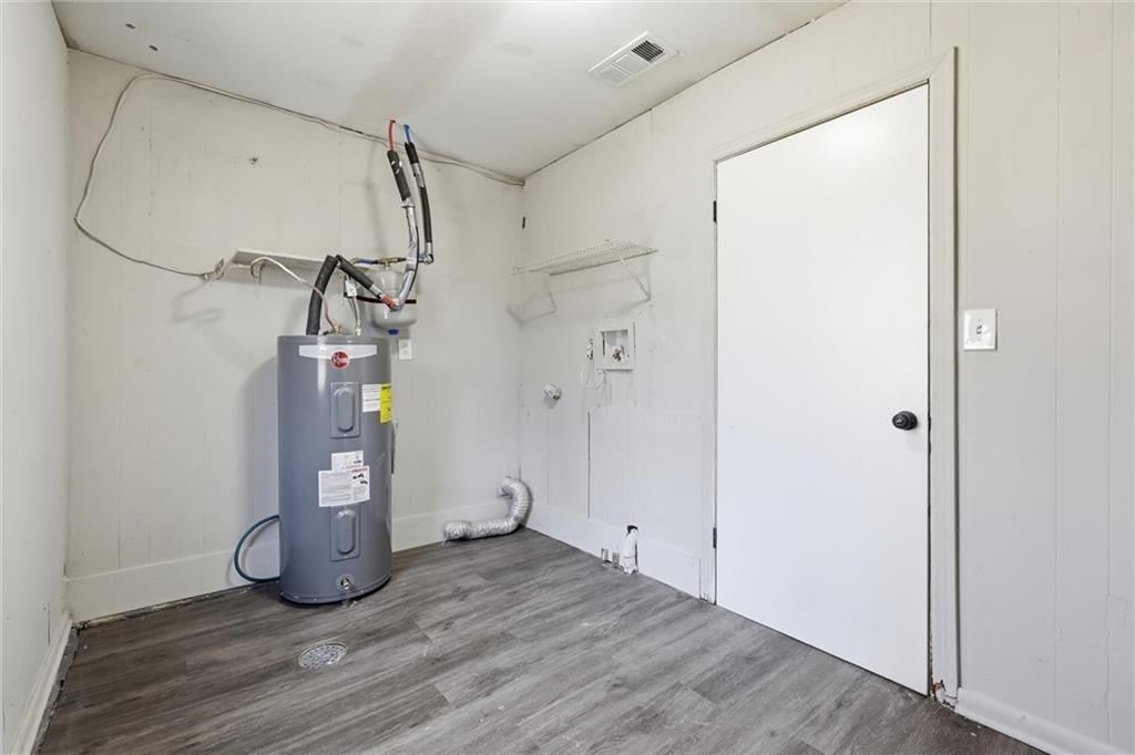 108 N Austin Street — photo 18