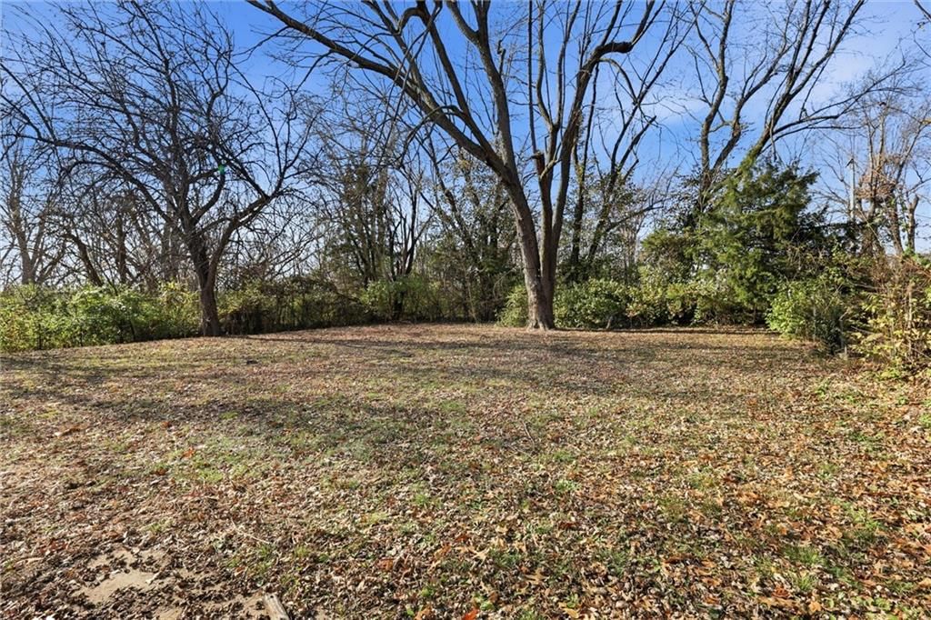 108 N Austin Street — photo 20