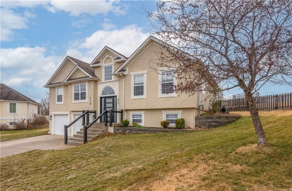 114 Deerfield Drive — photo 3