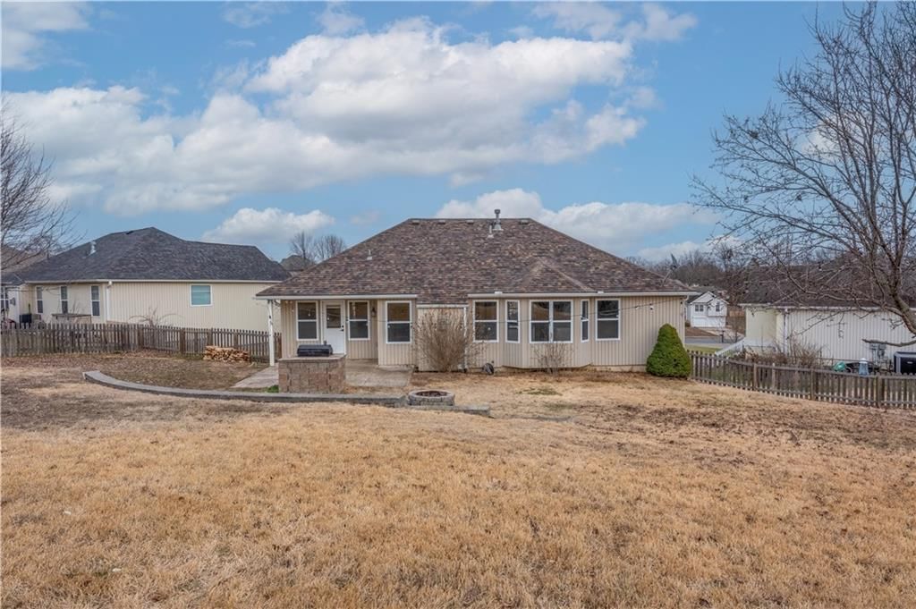 114 Deerfield Drive — photo 9