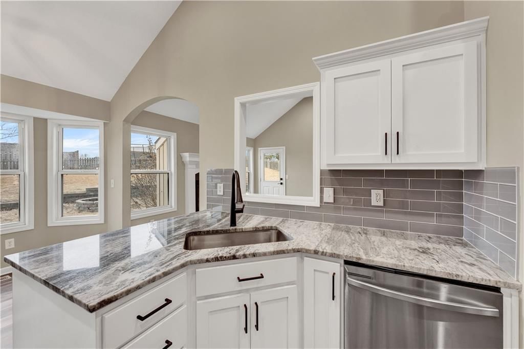 114 Deerfield Drive — photo 44