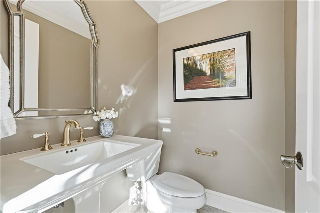 212 W 50th Street — photo 15
