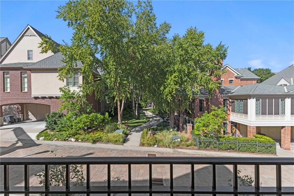 212 W 50th Street — photo 31