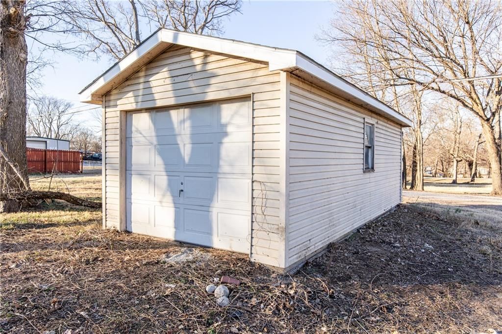 618 Locust Street — photo 37