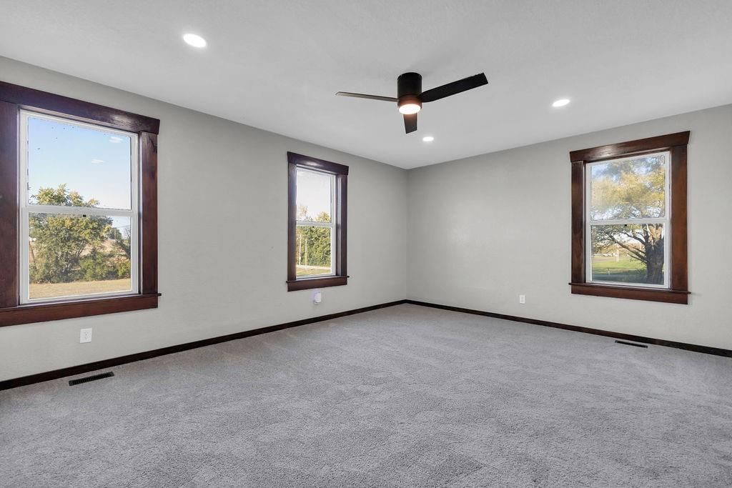 5910 SE Easton Road — photo 9