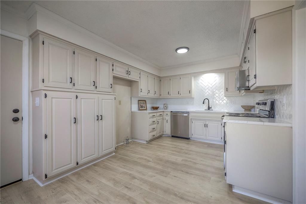 7102 Mastin Street — photo 15