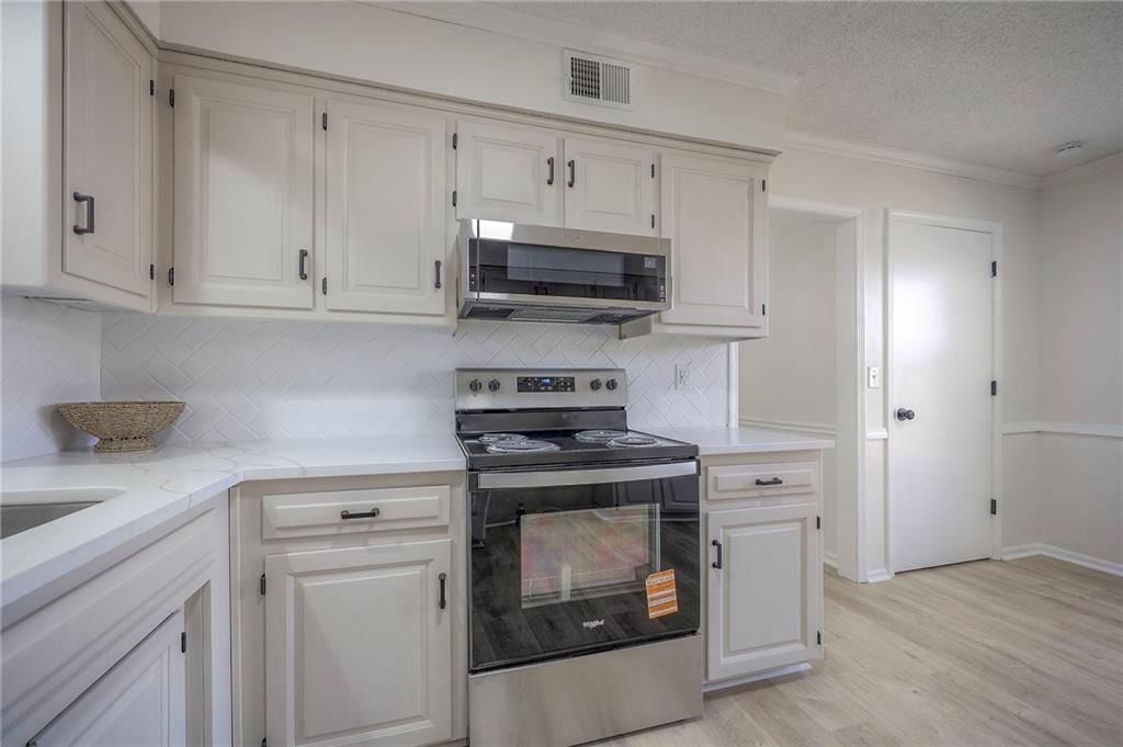 7102 Mastin Street — photo 16