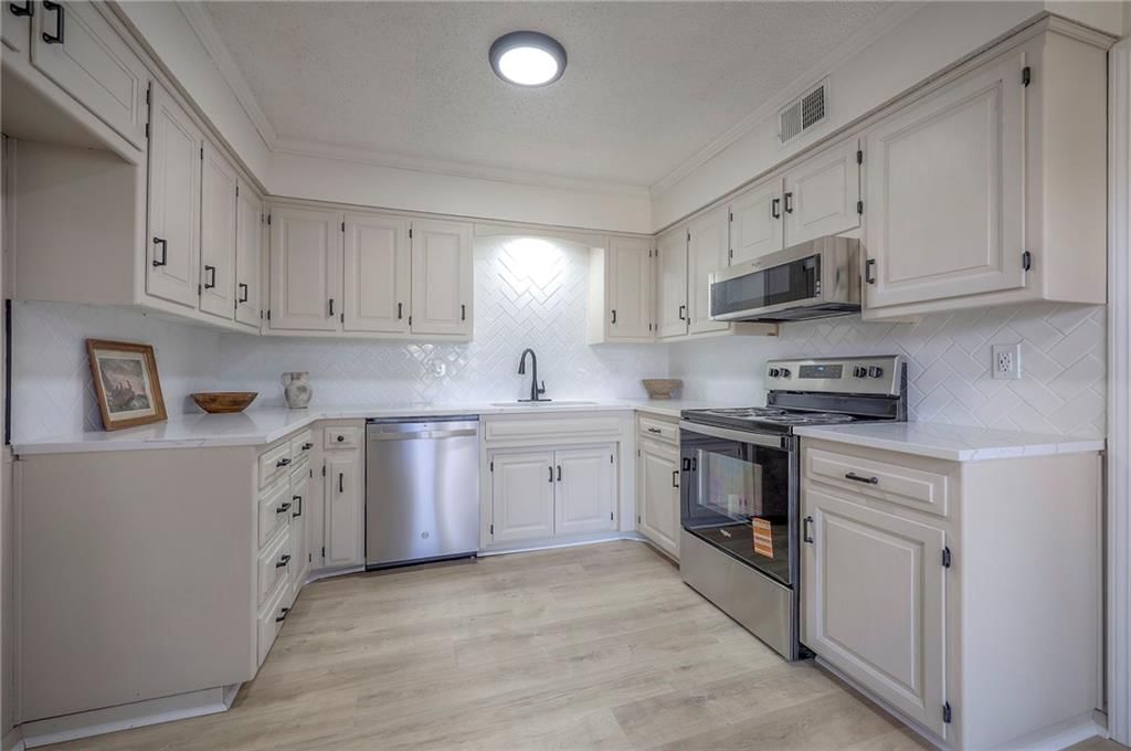 7102 Mastin Street — photo 19