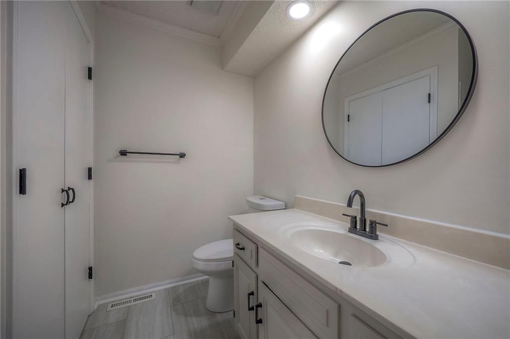 7102 Mastin Street — photo 31