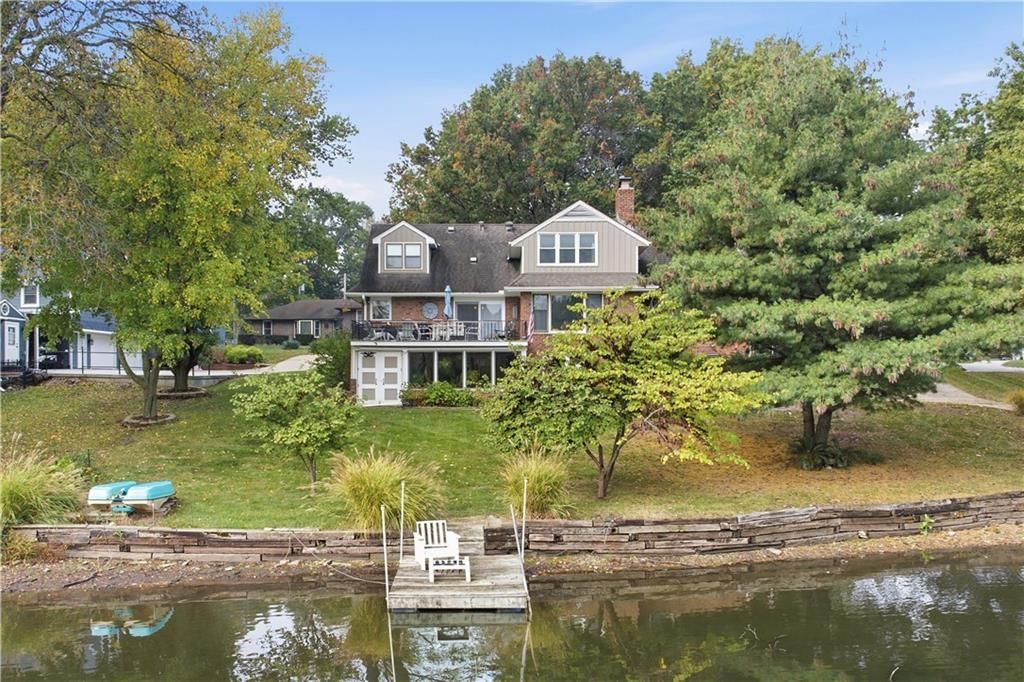 6817 Lakeshore Drive — photo 3